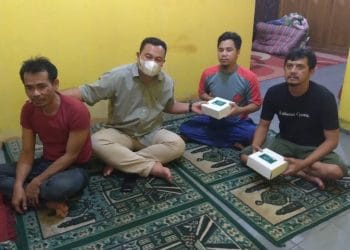 Cara Kasat Intelkam Polres Garut Berbagi di Bulan Puasa Kepada Penyandang Tuna Netra