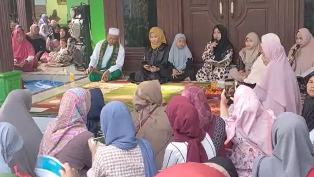 Usai Nikahi Gadis 19 Tahun, Haji Sondani Boyong Sang Istri Pindahan ke Rumahnya