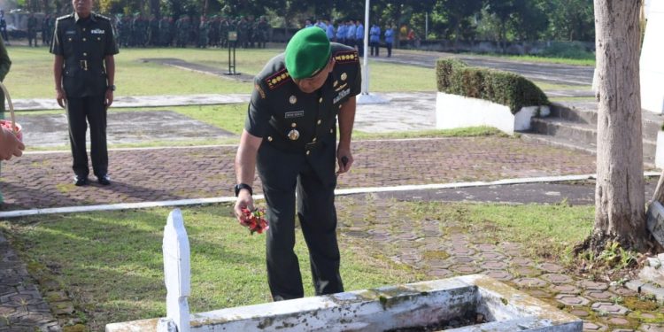 Rangkaian HUT Kodam III/Siliwangi Ke-76, Kodim 0611 Garut Laksanakan Ziarah Di TMP Tenjolaya
