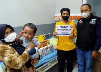 Ardiansyah Bocah Dua Tahun Lahir Tanpa Lubang Anus, Lewat ACT Garut Kini Jalani Perawatan