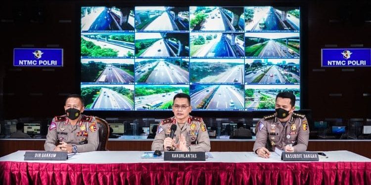 Naik Motor Pakai Sandal Jepit Bakal Ditilang? Kakorlantas Polri Jelaskan Ini