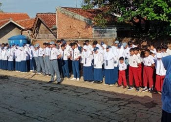 Pembukaan MPLS di SMP – SMA Almadinah Cibatu berlangsung Khidmat dan Sukses