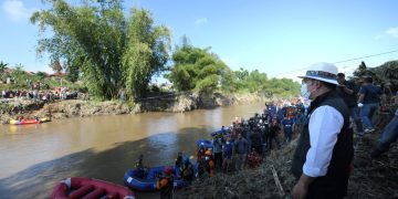 Ridwan Kamil Janji 43 Jembatan Terdampak Banjir Bandang di Garut Akan Dibangun Kembali dalam Empat Bulan