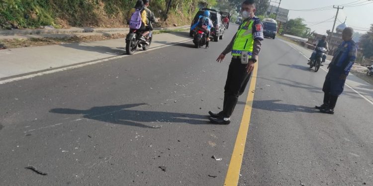Dua Pengendara Alami Luka Berat Setelah Terlibat Laka di Jalan Raya Banen Limbangan