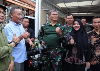Kunjungi Rumah Putra Tokoh DI/TII Sekarmadji Maridjan Kartosoewirjo, Pangdam III Siliwangi Serahkan Bantuan Alat Pertanian