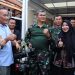 Kunjungi Rumah Putra Tokoh DI/TII Sekarmadji Maridjan Kartosoewirjo, Pangdam III Siliwangi Serahkan Bantuan Alat Pertanian