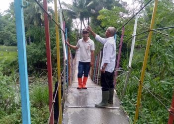 Jembatan Gantung di Desa Depok Kecamatan Cisompet Terancam Roboh