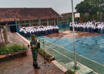 Upacara Bendera di Sekolah yang dihadiri para Danramil Jajaran Kodim 0611/Garut
