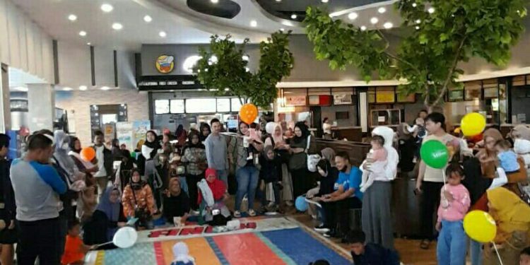 Asia Toserba Garut Selenggarakan Event "Asia Baby Crawling" Diikuti Puluhan Peserta Bayi Lucu