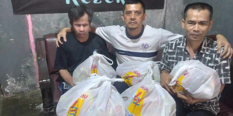 Luar Biasa, Begini Cara Manager PLN UP3 Garut Peduli Kepada Warga Penyandang Tuna Netra