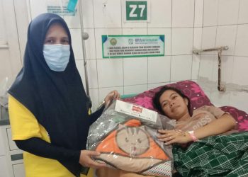 Peringati HUT Ke-32, Asia Toserba Garut Gelar Baksos