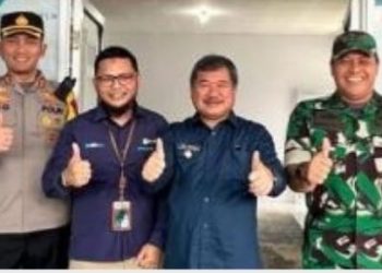 Bupati Garut bersama Manager PLN UP3 Garut Resmikan SPKLU Limbangan