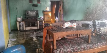 Diduga Konsleting Listrik, Sebuah Rumah di Desa Sukamenak Wanaraja Hangus Terbakar