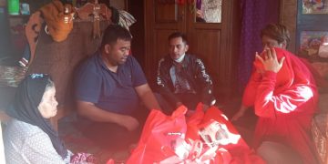 Anggota DPRD Garut, Yudha Puja Turnawan Temui Mak Iyoh Janda Tua Korban Kebakaran di Wanaraja