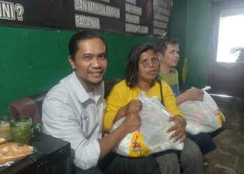 Didatangi Manager PLN UP3 Garut, Para Tunanetra Mendadak Sumringah