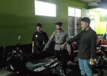 Pelaku Curanmor Kepergok, Dikepung Warga Saat Maling Honda Genio di Puskesmas Limbangan Garut