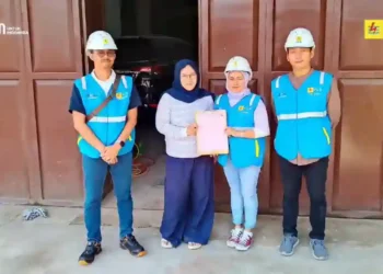 Dukung Pertumbuhan Ekonomi Daerah, PLN UP3 Garut Energize Industri Seal Cup LPG
