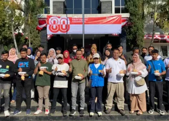 Jumat Berbagi PLN UP3 Garut: Dukung UMKM, Berbagi dengan Tenaga Alih Daya