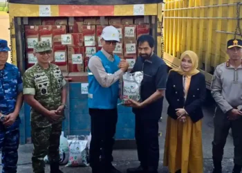 PLN Salurkan Bantuan untuk Korban Banjir di Aceh, Direksi Turun Langsung ke Lokasi