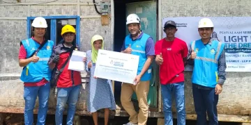 PLN UP3 Garut Nyalakan Listrik Gratis untuk Warga Melalui Program Light Up The Dream Berkah Ramadan