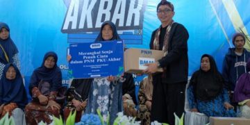 PNM Peduli Salurkan Bantuan dan Layanan Kesehatan bagi Lansia Dhuafa di Garut