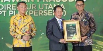 Dirut PLN Darmawan Prasodjo Raih Penghargaan Green Leadership, PLN Borong 11 PROPER Emas KLH 2025