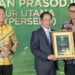 Dirut PLN Darmawan Prasodjo Raih Penghargaan Green Leadership, PLN Borong 11 PROPER Emas KLH 2025