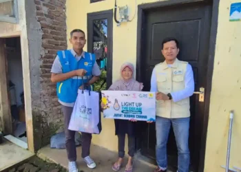 PLN UP3 Garut Kembali Hadirkan Jumat Berbagi Cahaya, Terangi Harapan Warga Karangpawitan