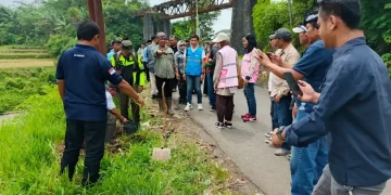 PLN UP3 Garut Peringati Hari Bumi Dukung Penanaman Pohon di Bantaran Sungai Cipadai Bayongbong