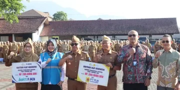 Dukung Kesehatan Ibu dan Bayi, PLN Serahkan Bantuan Portable USG untuk Pemerintah Kabupaten Garut