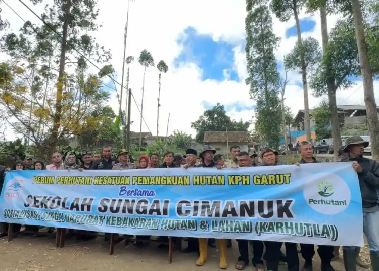 PLN UP3 Garut Dukung Gerakan Indonesia ASRI untuk Lestarikan Sungai Cimanuk