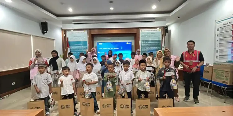 Sambut HUT Ke-81 RI, YBM dan Srikandi PLN UP3 Garut Berbagi Kebahagiaan Sekaligus Tanamkan Budaya Keselamatan Listrik