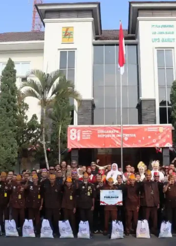 Jejak Perjuangan Tak Terlupa, YBM PLN UP3 Garut Berikan Apresiasi kepada Veteran di Hari Kemerdekaan