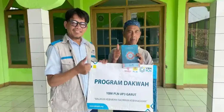 Nyalakan Cahaya, Hidupkan Harapan: PLN UP3 Garut Kembali Berbagi di Cikajang