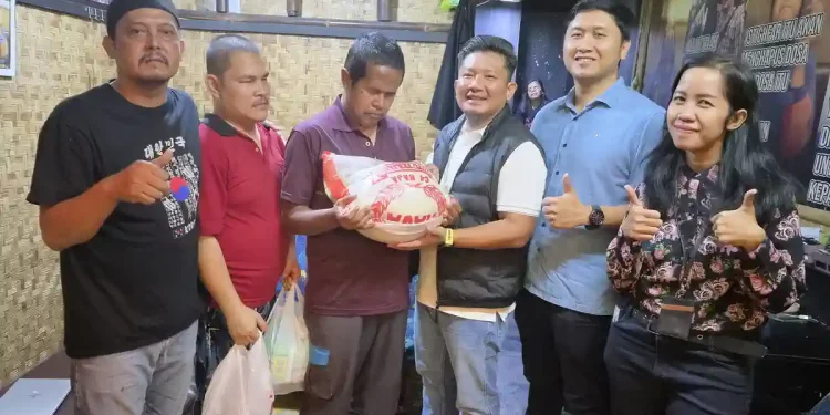 Tuna Netra Asal Garut Ucapkan Terima Kasih kepada Manager PLN UP3 Garut