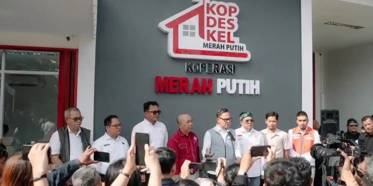Dekatkan Layanan ke Desa, PLN dan Wamendagri Dorong Transaksi Listrik Mudah Lewat KDKMP di Jawa Barat