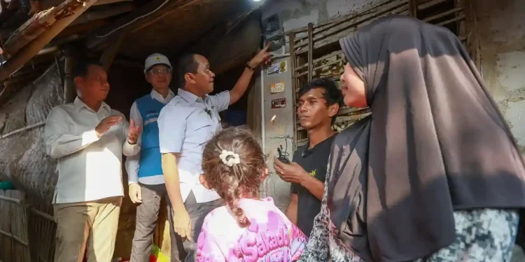 Mewujudkan Keadilan Sosial, Pemerintah Hadirkan Listrik hingga ke Dusun di Karawang