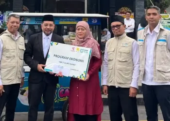 Momen Hari Listrik Nasional Ke-81, PLN UP3 Garut Salurkan Gerobak Cahaya untuk Tiga UMKM