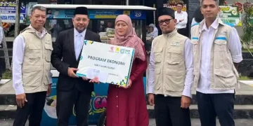 Momen Hari Listrik Nasional Ke-81, PLN UP3 Garut Salurkan Gerobak Cahaya untuk Tiga UMKM